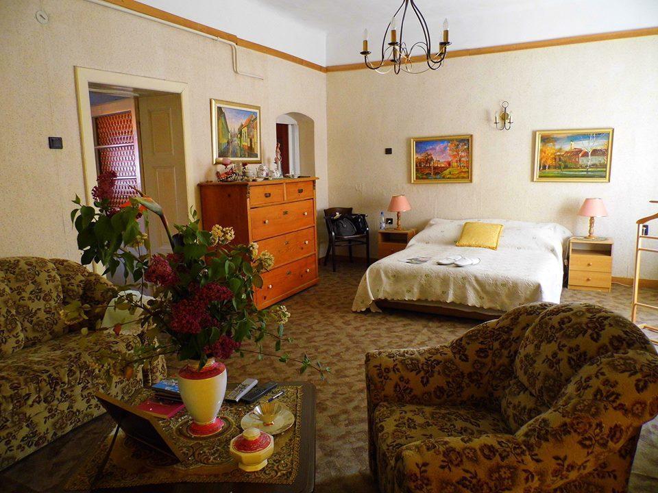Fonagy Es Walter Vendeg- Es Borhaz Bed and Breakfast Vác Rum bild