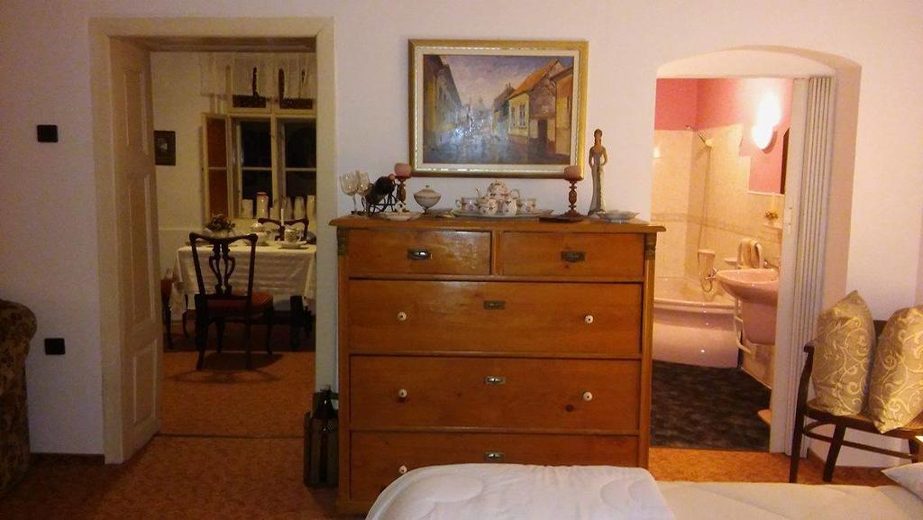 Fonagy Es Walter Vendeg- Es Borhaz Bed and Breakfast Vác Exteriör bild