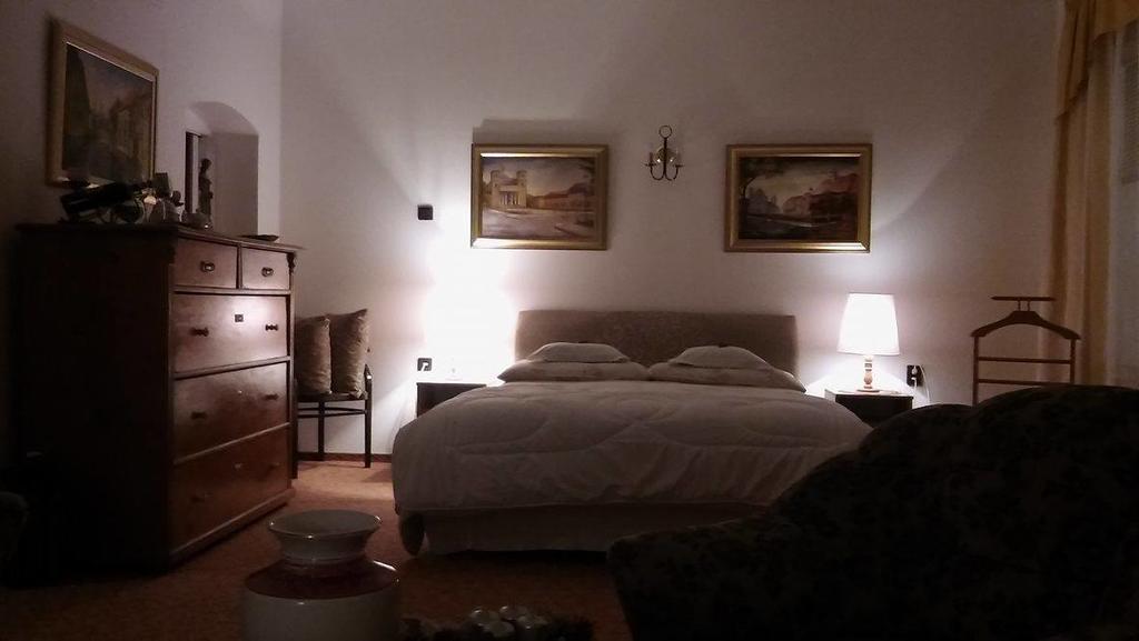 Fonagy Es Walter Vendeg- Es Borhaz Bed and Breakfast Vác Exteriör bild
