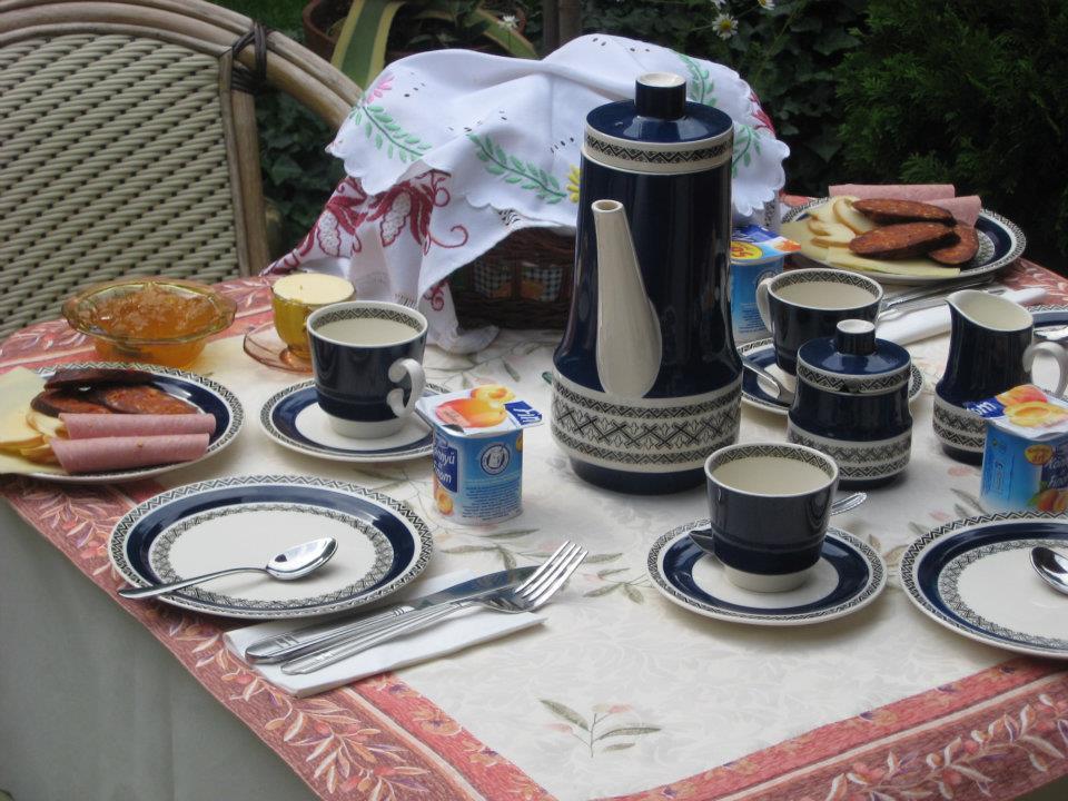 Fonagy Es Walter Vendeg- Es Borhaz Bed and Breakfast Vác Exteriör bild