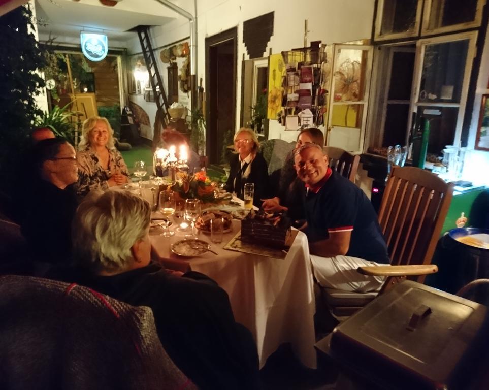 Fonagy Es Walter Vendeg- Es Borhaz Bed and Breakfast Vác Exteriör bild